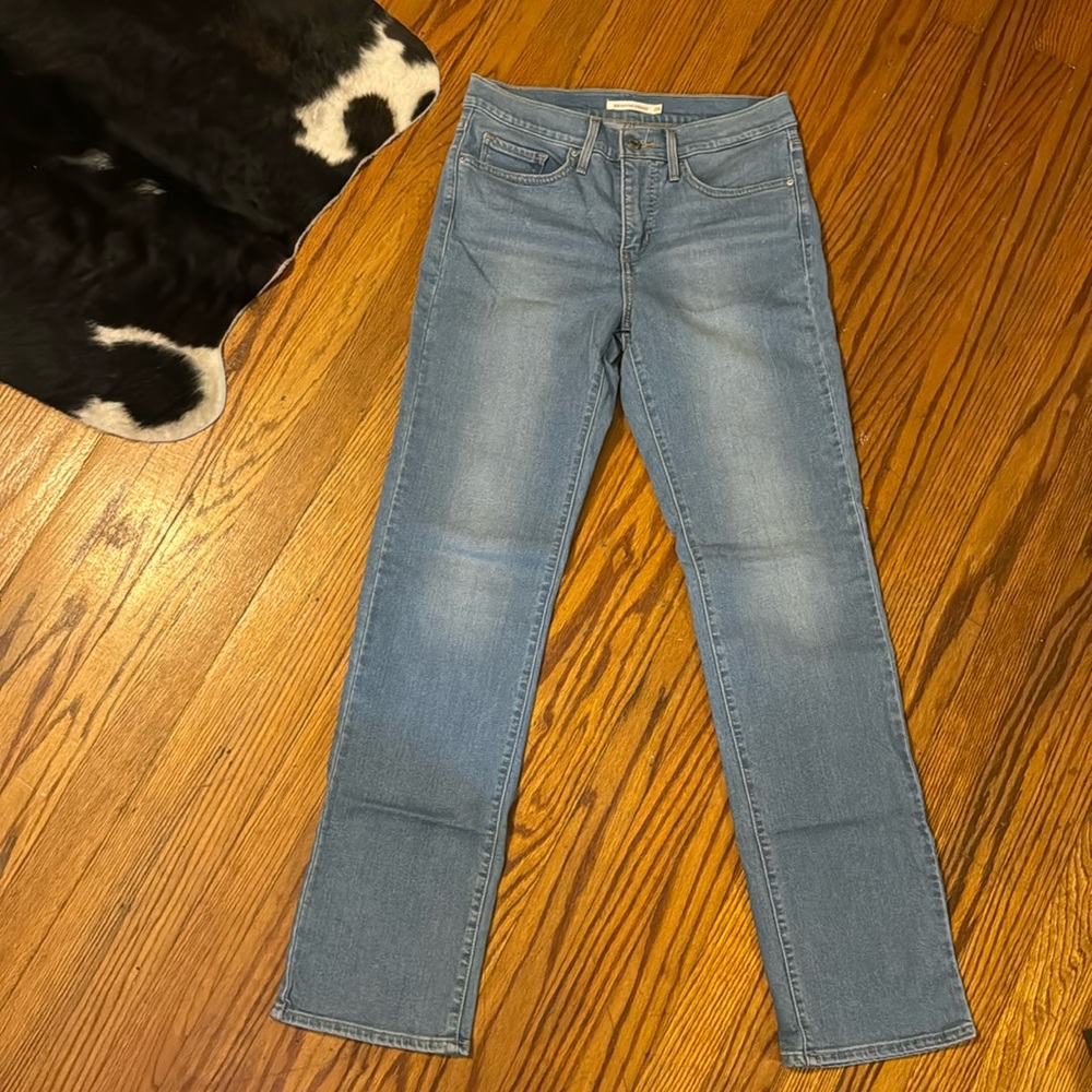 Levi Straight Leg Jeans